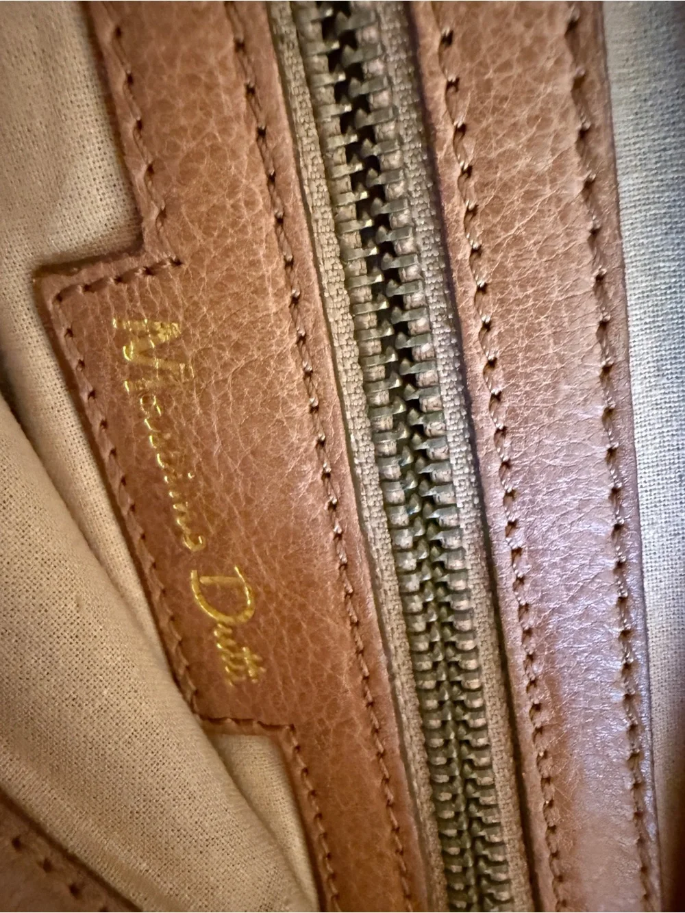 Classic Massimo Dutti Tan Leather Satchel Handbag / purse .